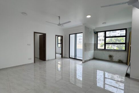 Unfurnished 3 bedroom apartments in Rahdhebai Magu, Galolhu, Male'. A photo of the living area.